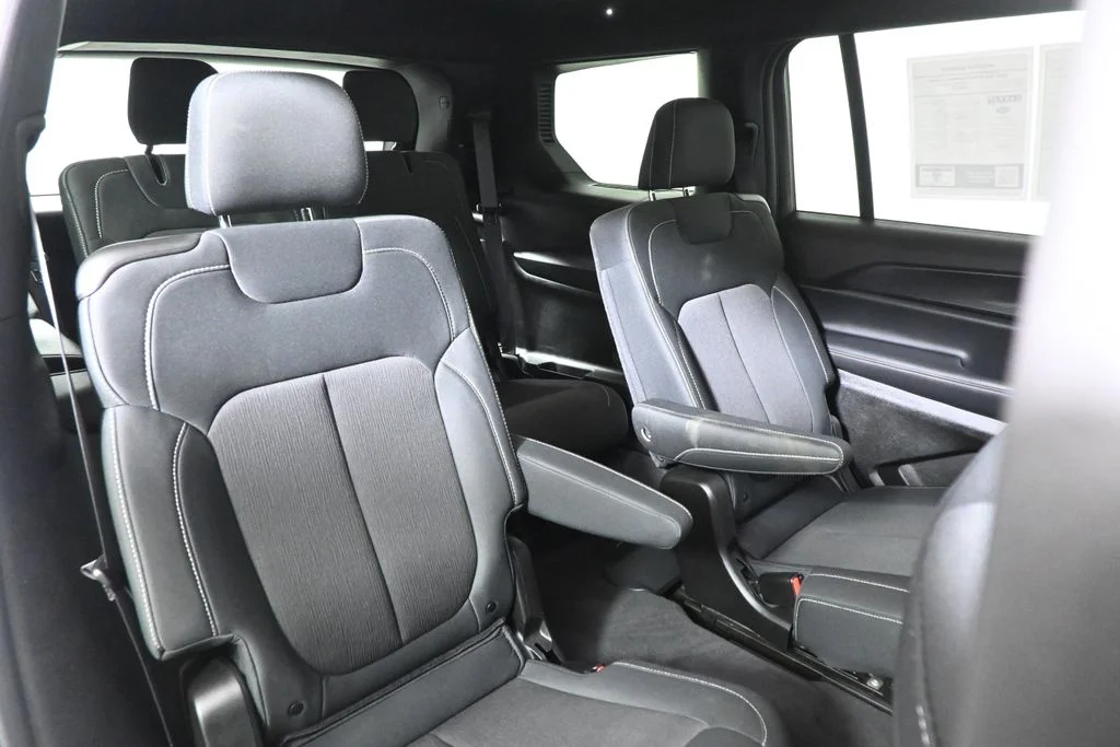 Used 2024 White Jeep Laredo image 38