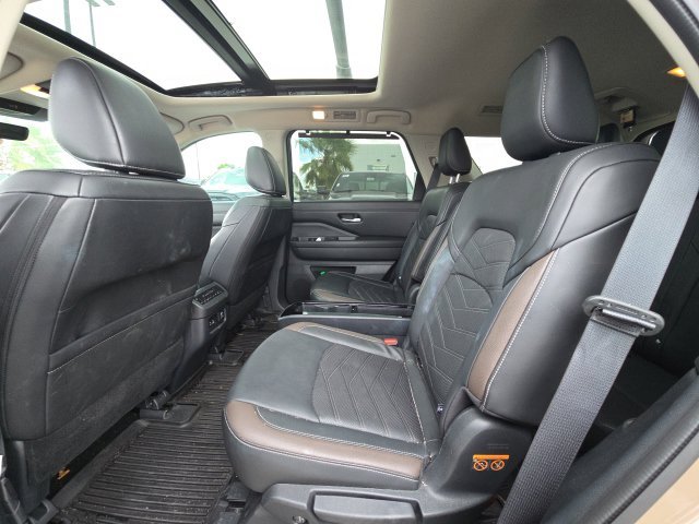 Used 2024 Beige Nissan Platinum image 21