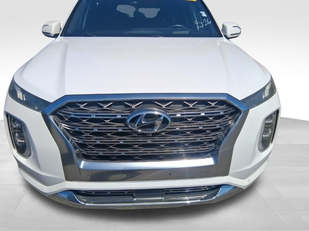 Used 2020 White Hyundai Limited image 3