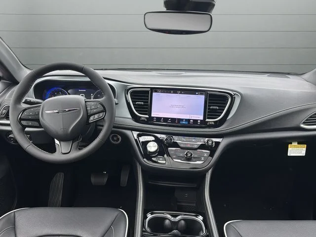 2026 Chrysler Pacifica Limited - Photo 15