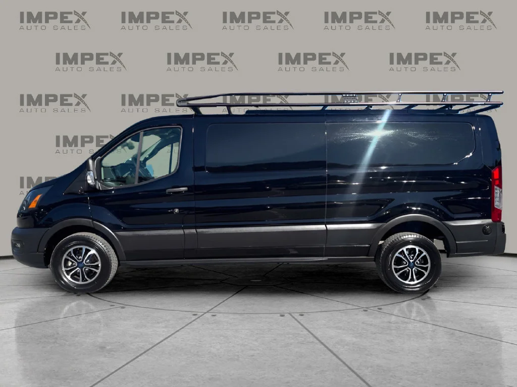 Used 2022 Black Ford Base image 2