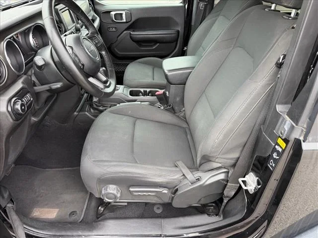 Used 2020 Black Clearcoat Jeep Sport S image 9