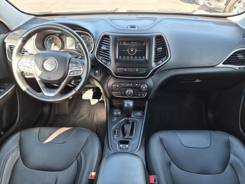 Used 2020 Light Brownstone Pearlcoat Jeep Latitude Plus image 21