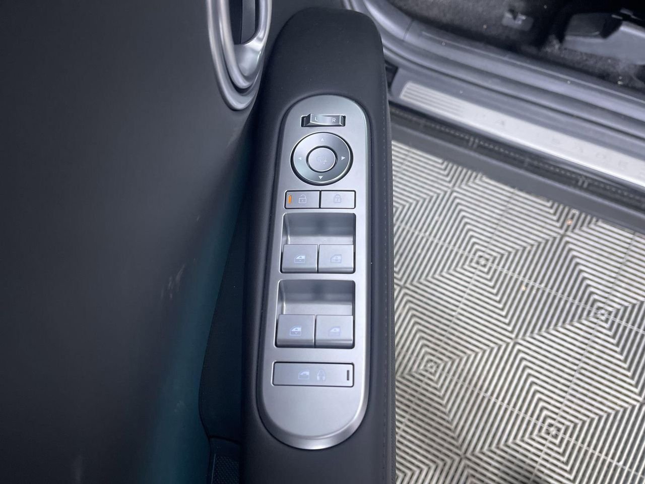 New 2026 Abyss Black Pearl Hyundai Calligraphy AWD image 25