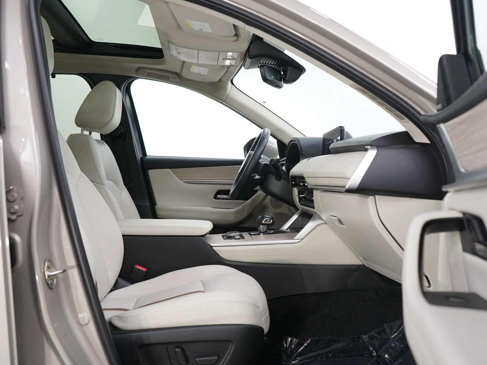 Certified Used 2024 Platinum Quartz Mazda Premium Plus image 11