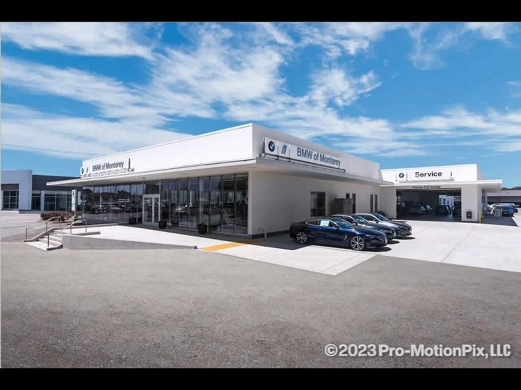 Used 2025 Gray BMW xDrive50e image 27