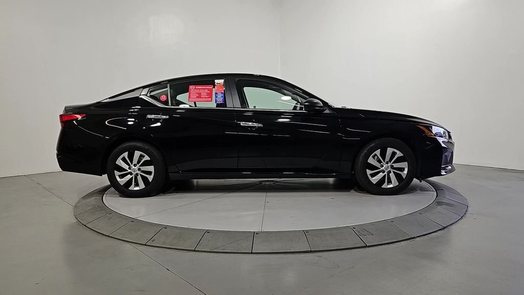 Used 2025 Black Nissan 2.5 S image 8