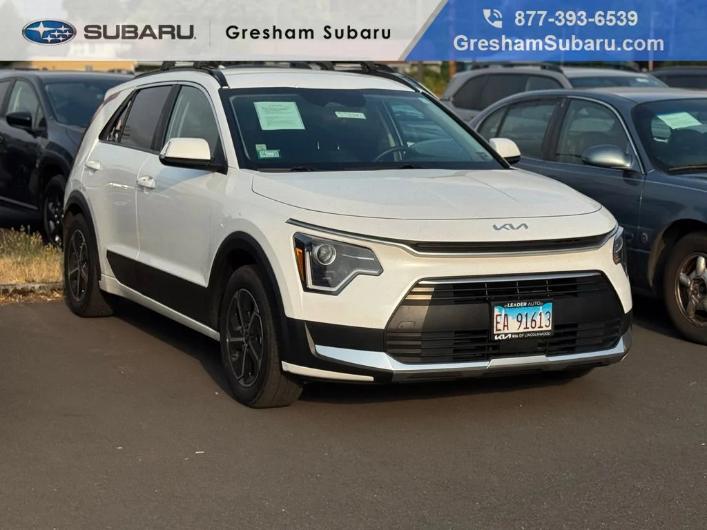 Used 2023 Snow White Pearl Kia EX image 1