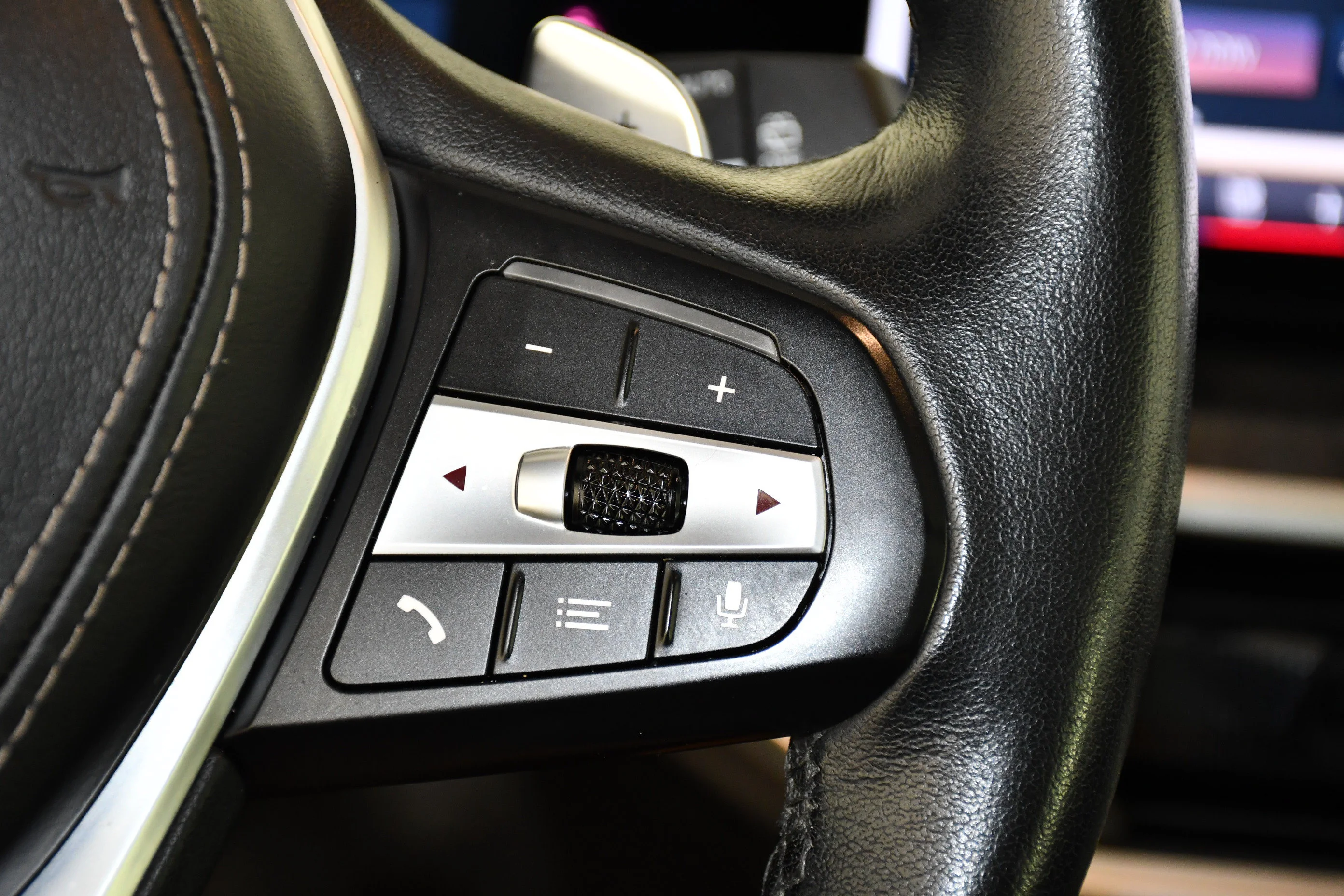 Used 2024 Skyscraper Grey Metallic BMW xDrive40i image 22