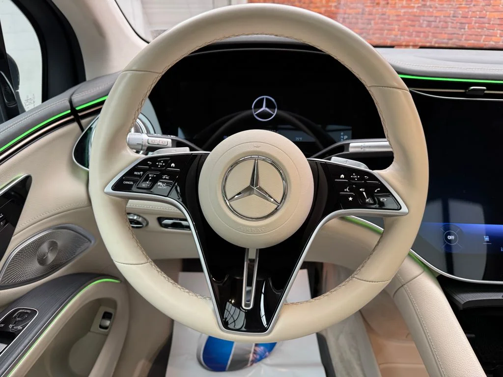 Used 2024 Green Mercedes-Benz 450 image 10