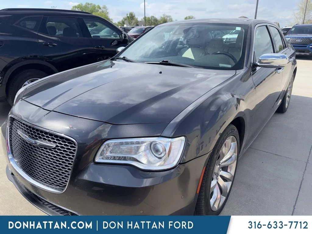 2018 Chrysler 300 Limited's photo