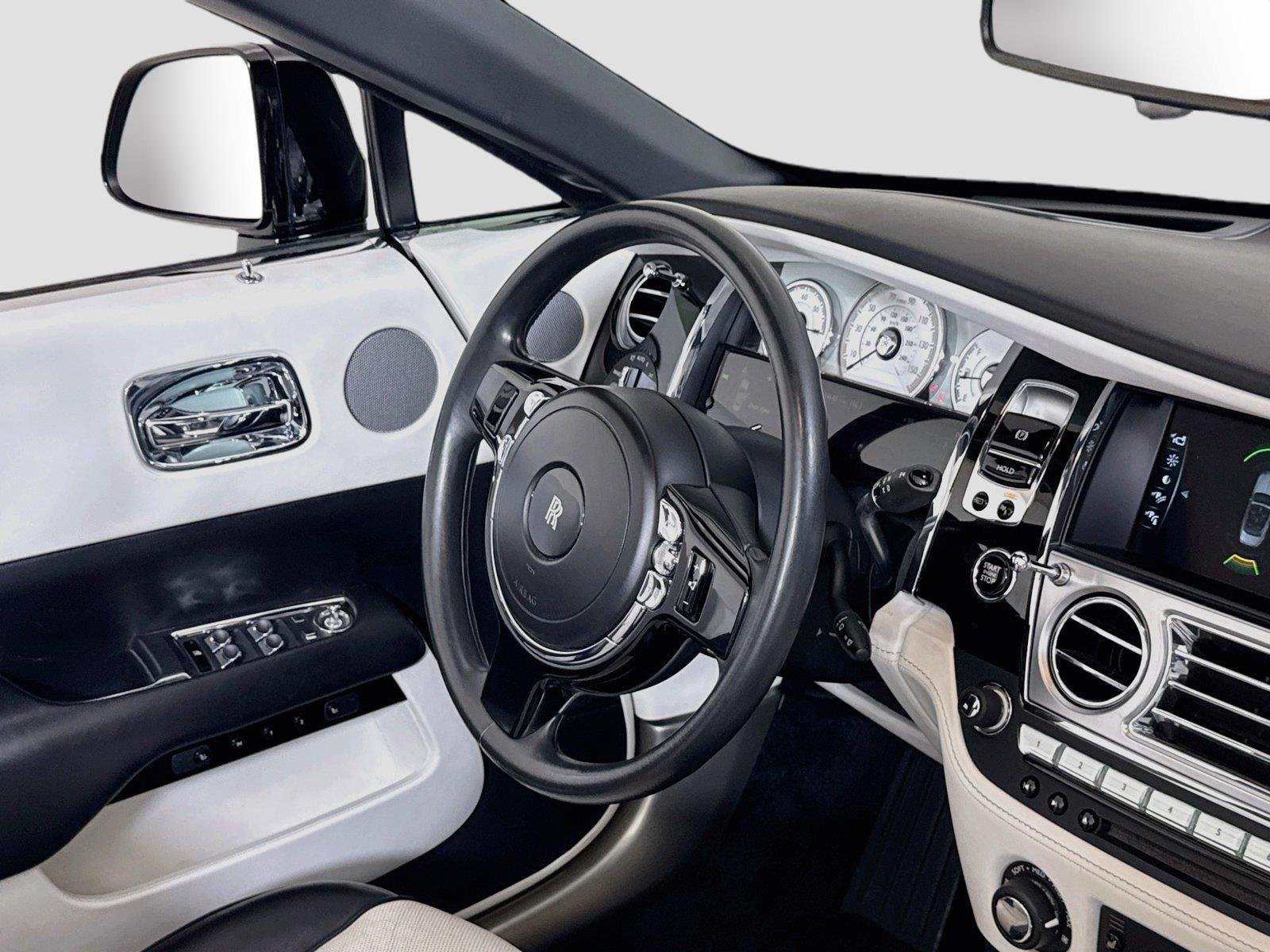 Used 2018 Obsidian Rolls-Royce  image 28