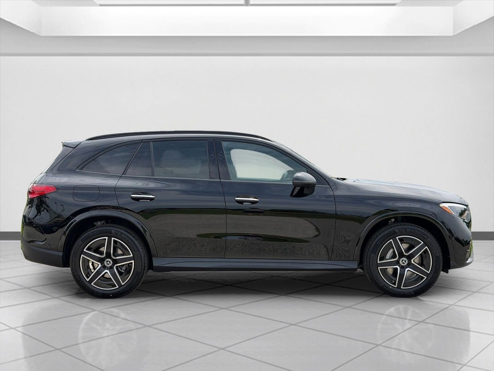New 2026 Black Mercedes-Benz GLC 300 image 2