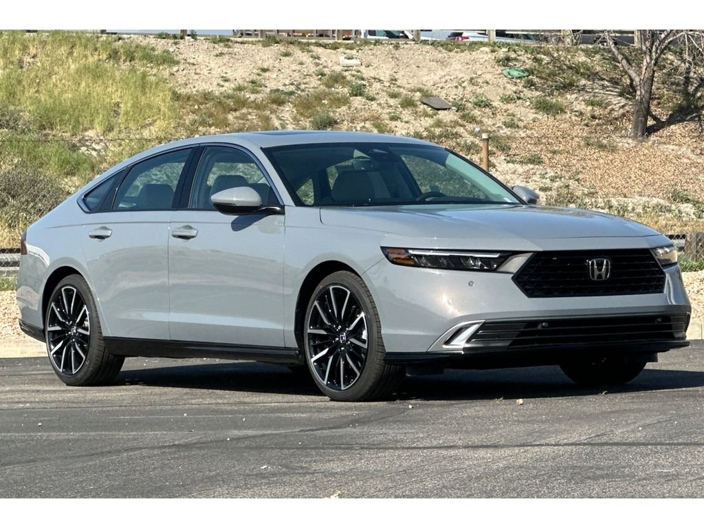 New 2026 Urban Gray Pearl Honda Touring image 2