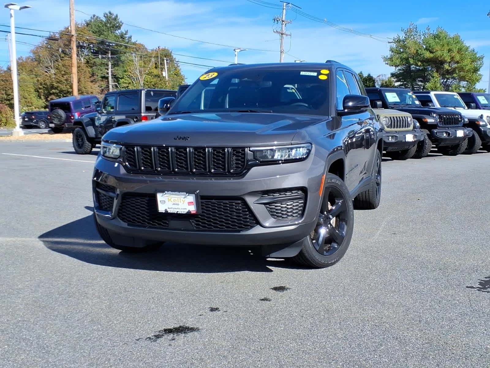 Used 2023 Baltic Gray Metallic Clearcoat Jeep Altitude image 2