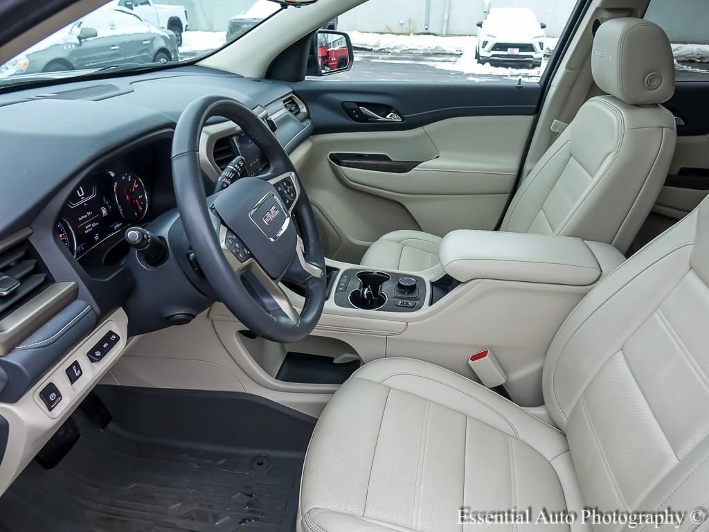 2023 GMC ACADIA - Image 8