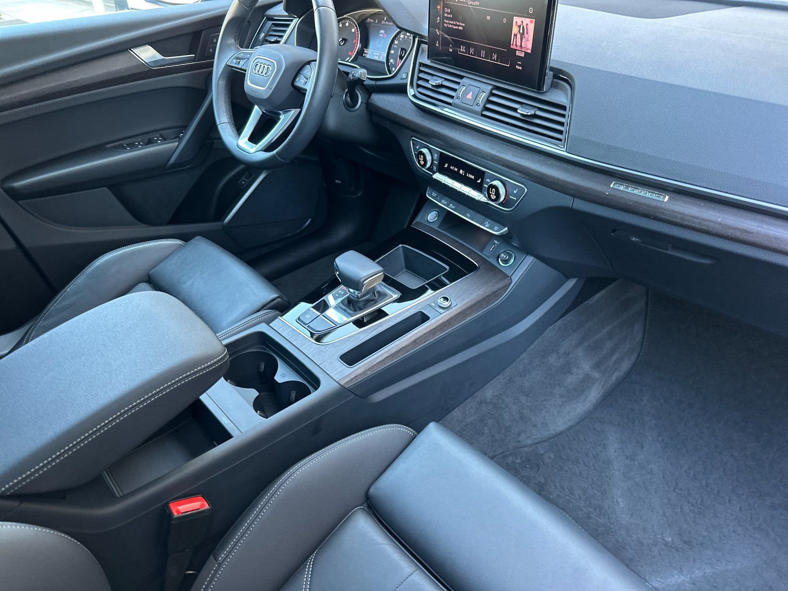 Used 2024  Audi 45 S line Premium image 17