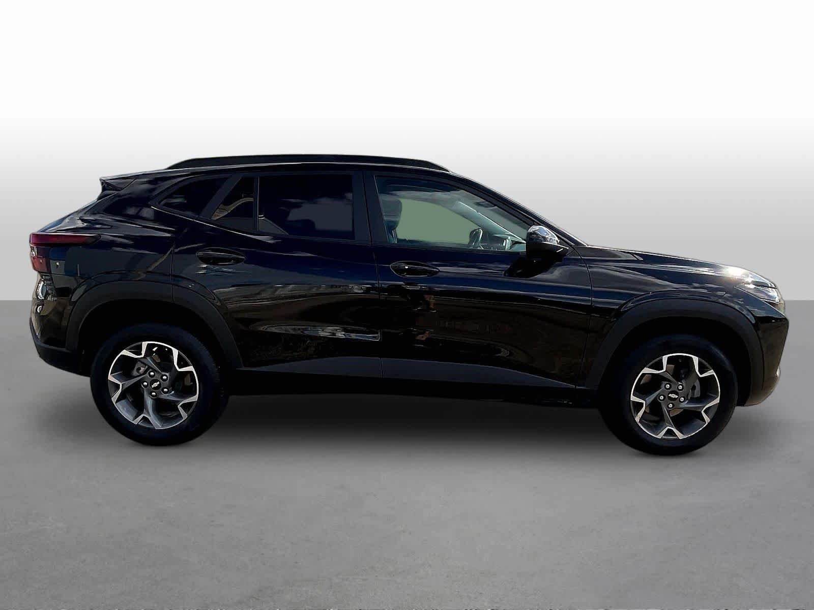 2024 Chevrolet Trax LT - Photo 8