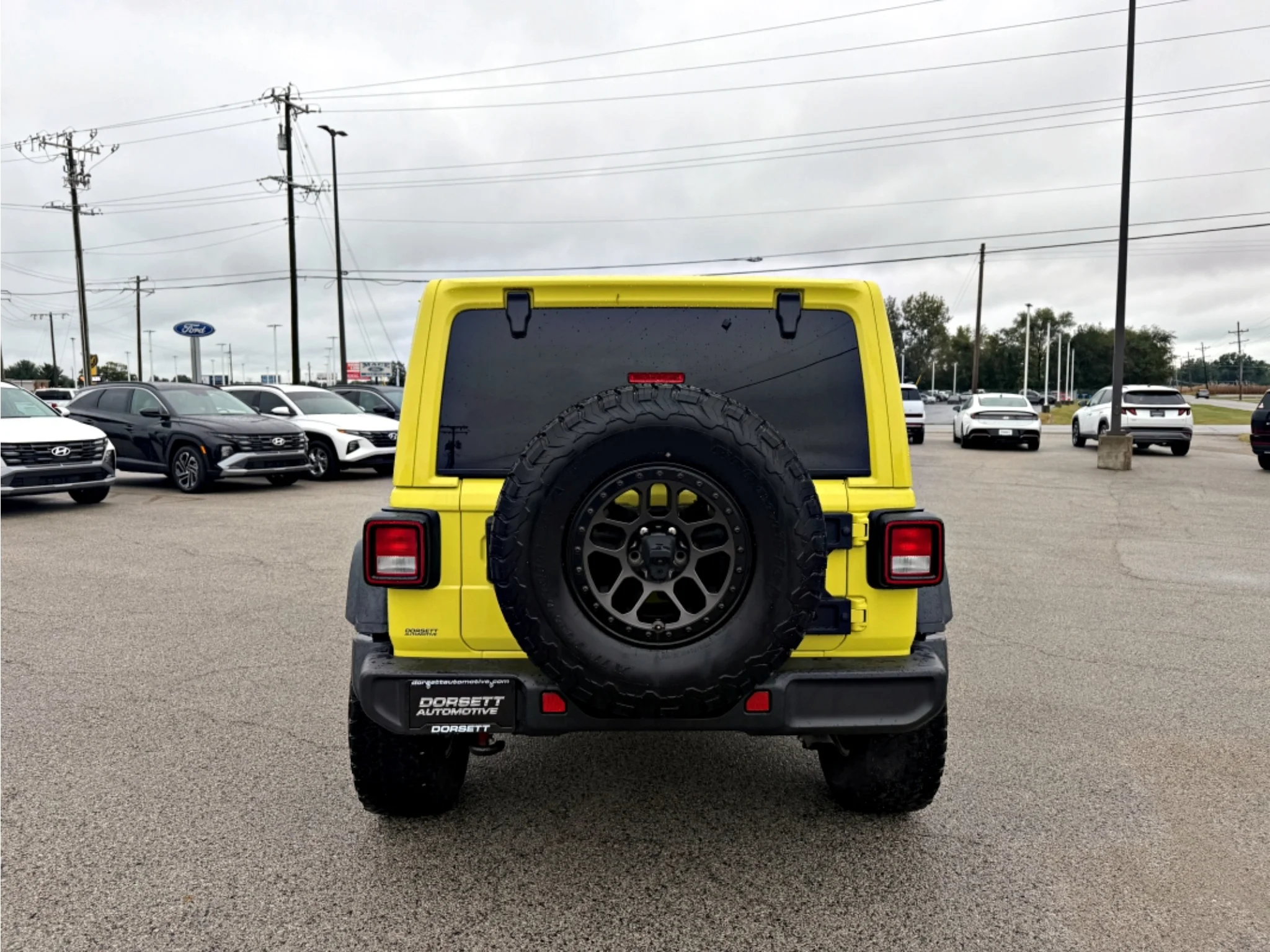 Used 2022 High Velocity Clearcoat Jeep Unlimited High Tide image 7