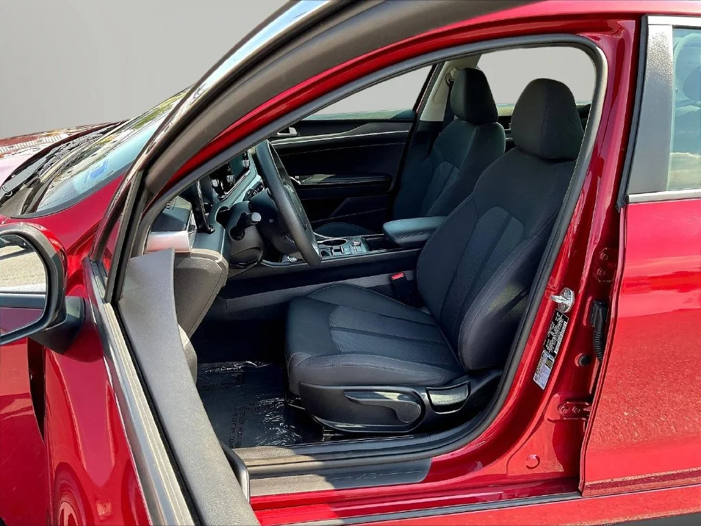 Used 2023 Red Kia LXS image 23