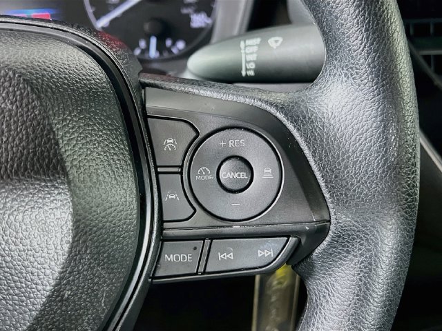 2025 Toyota Corolla LE - Photo 29