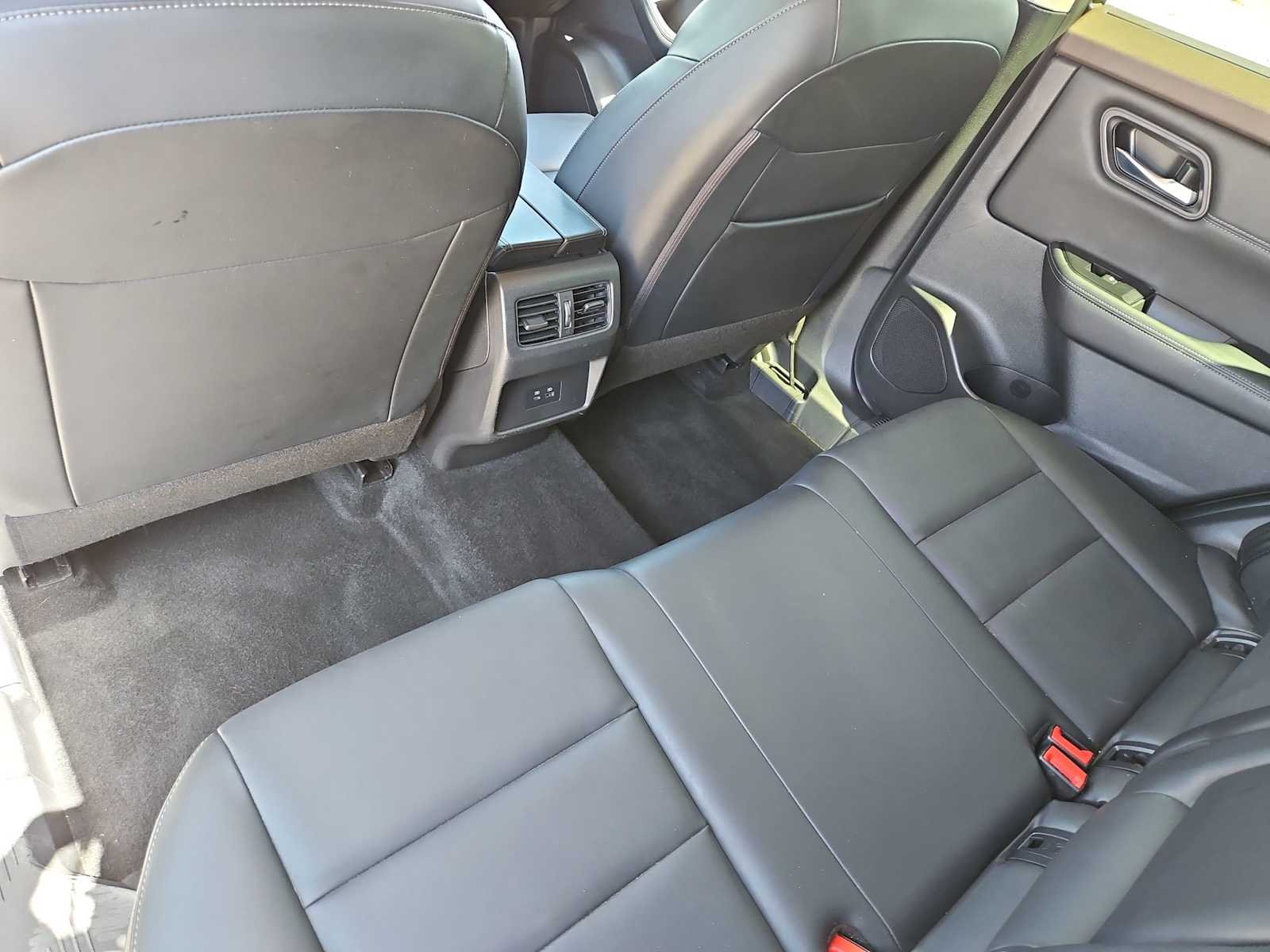 Used 2023 Boulder Gray Pearl/Super Black Nissan SV image 18