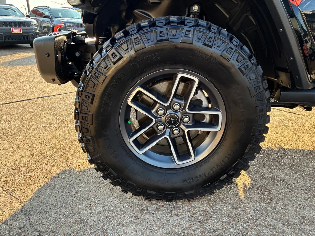 Used 2025 Black Jeep Mojave image 19