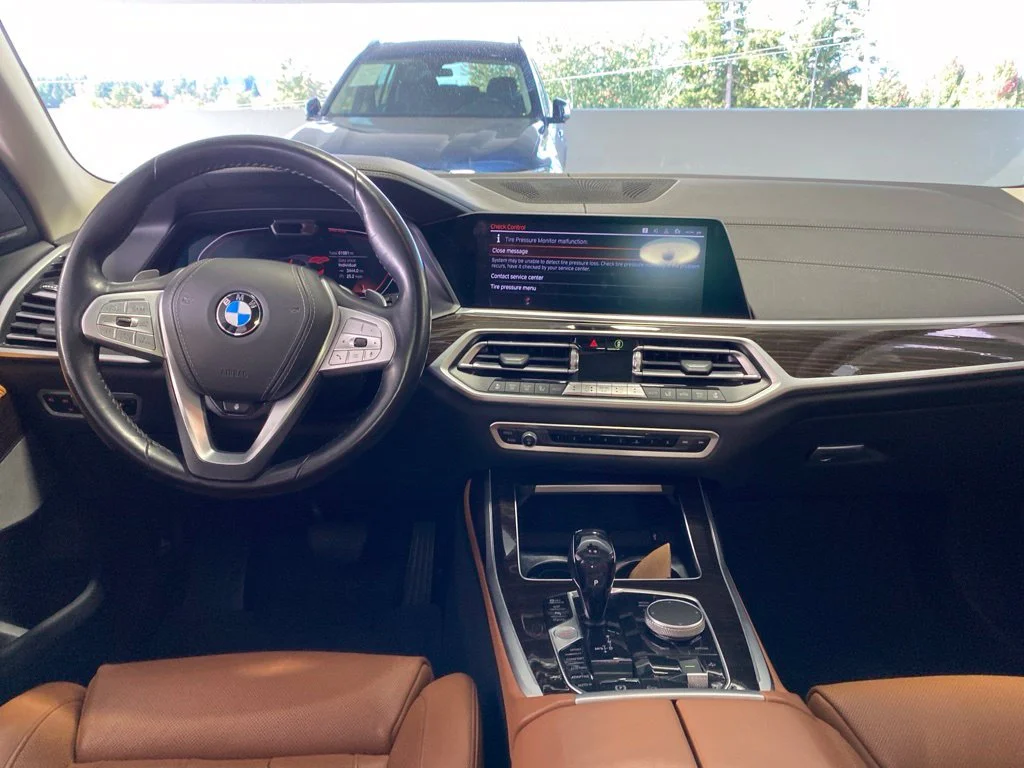 Used 2019 Black Sapphire Metallic BMW xDrive40i image 12