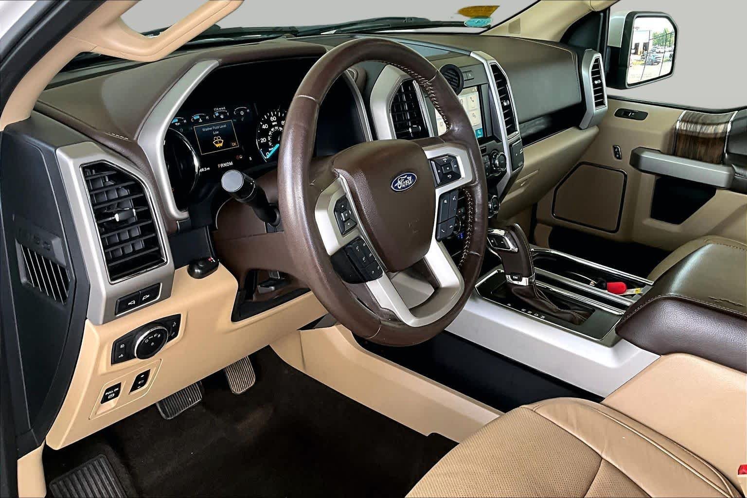 Used 2018 White Platinum Metallic Tri-Coat/Stone Gray Ford LARIAT image 17