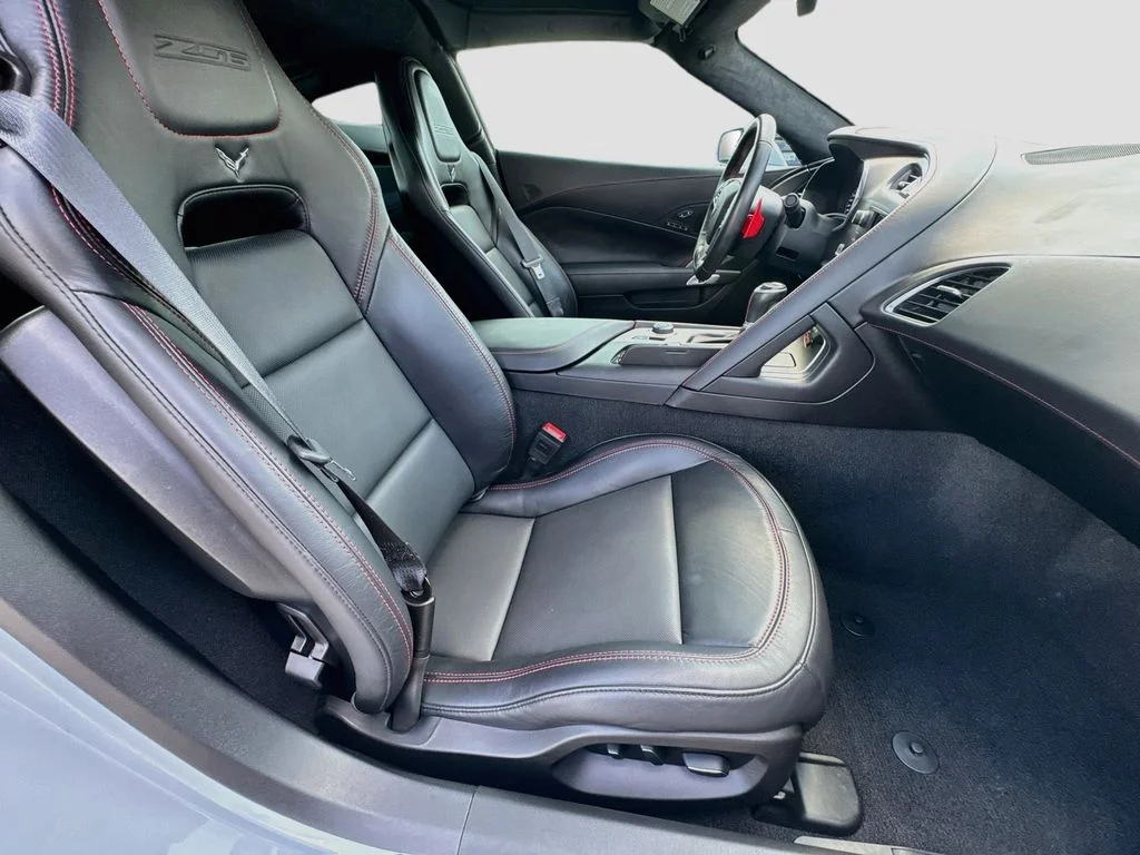 Used 2019 White Chevrolet Z06 image 33