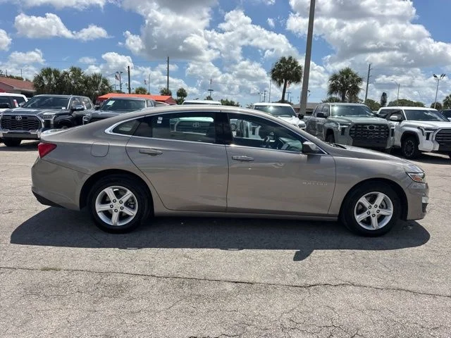 Used 2023 Gray Chevrolet LT image 7
