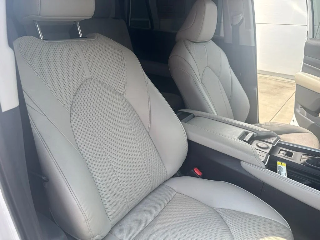 Certified Used 2024 Wind Chill Pearl Toyota Limited image 34