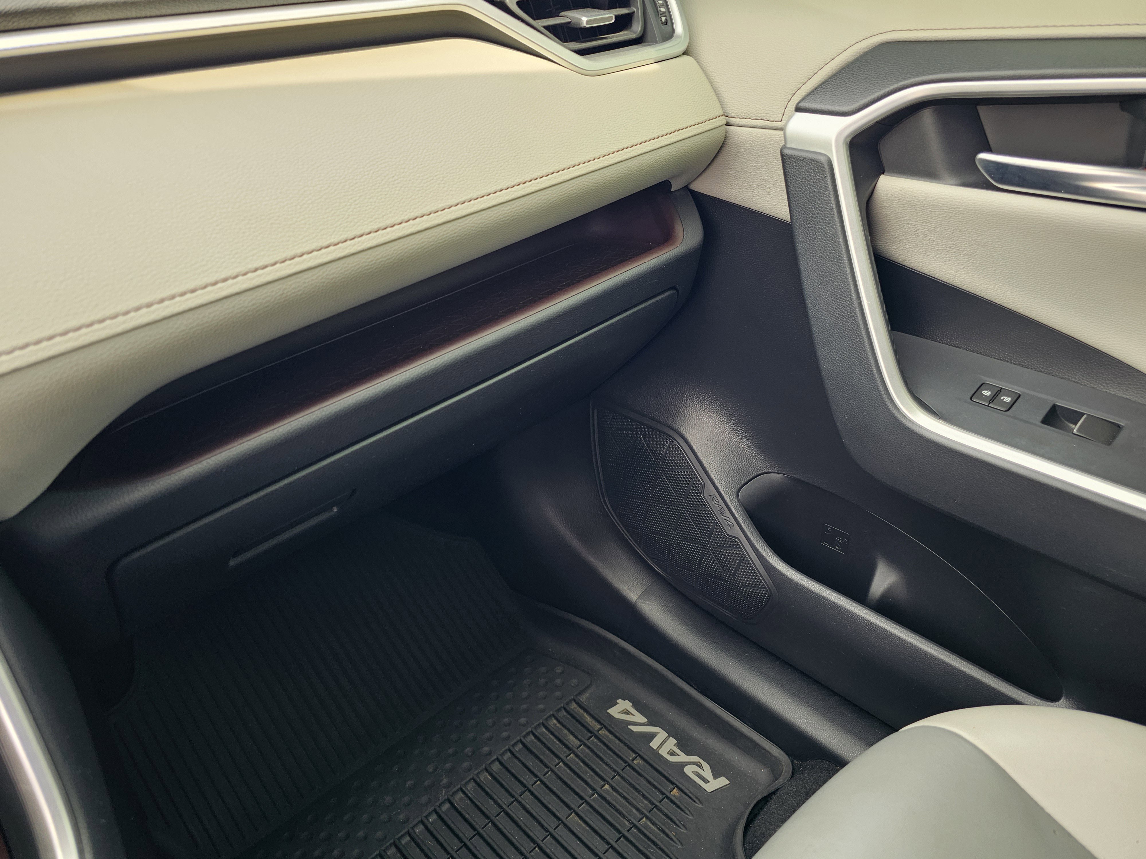 2019 Toyota RAV4 Limited - Photo 28