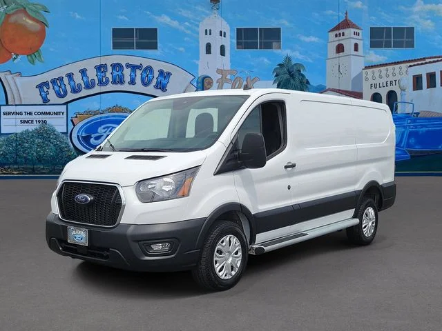 Certified Used 2025 Oxford White Ford Base image 2