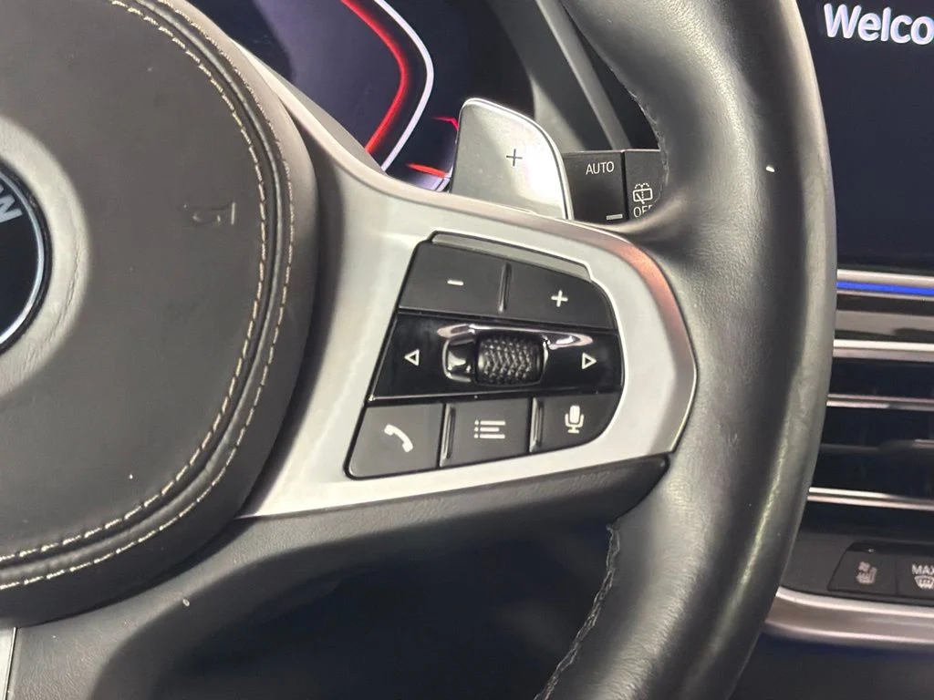 Used 2019 Black BMW xDrive50i image 21