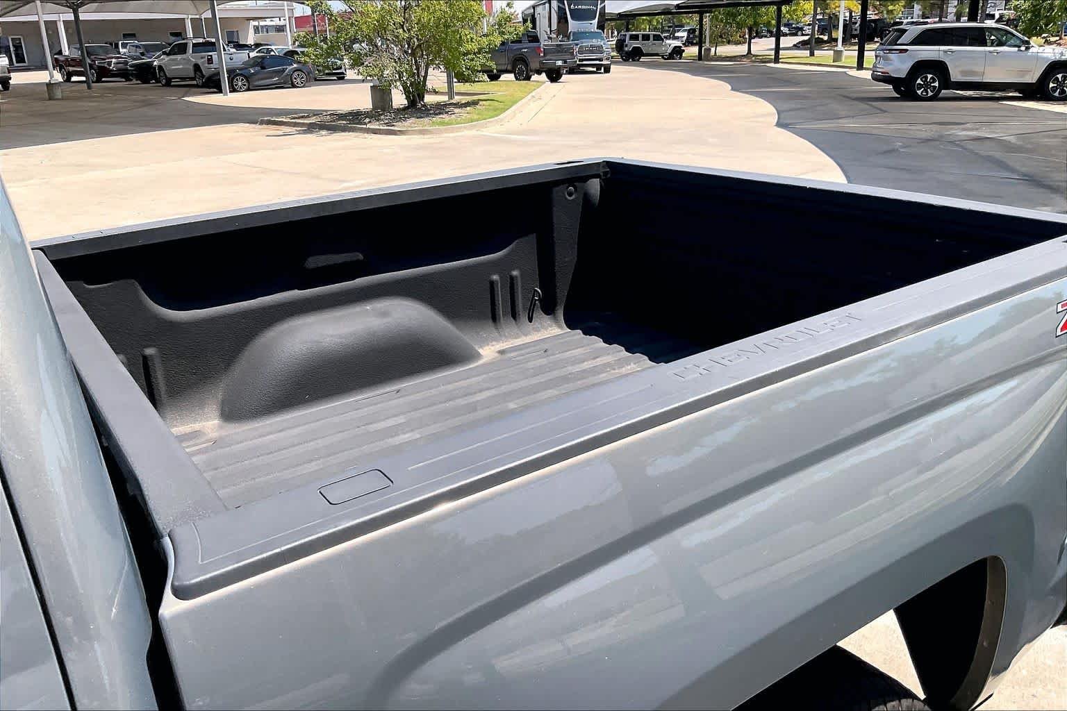 Used 2017 Pepperdust Metallic Chevrolet LT image 31