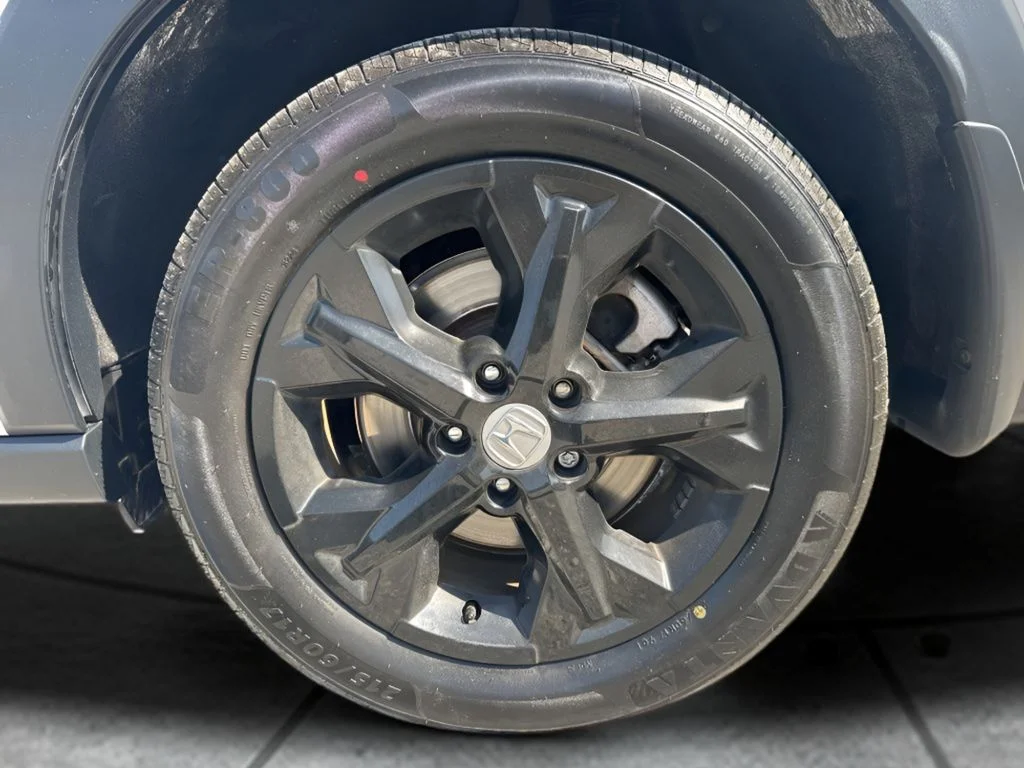 Used 2023 White Honda LX image 31