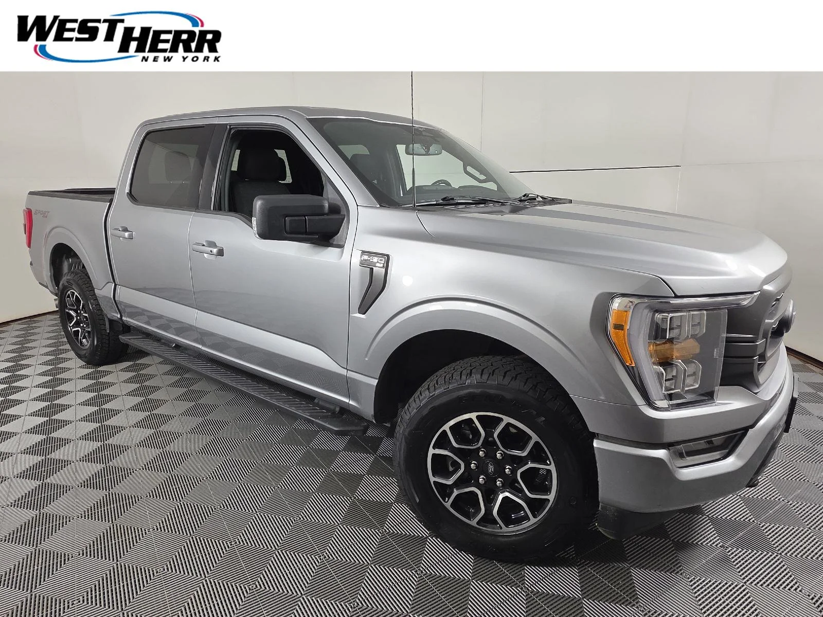 Used 2023 Iconic Silver Ford XLT image 1
