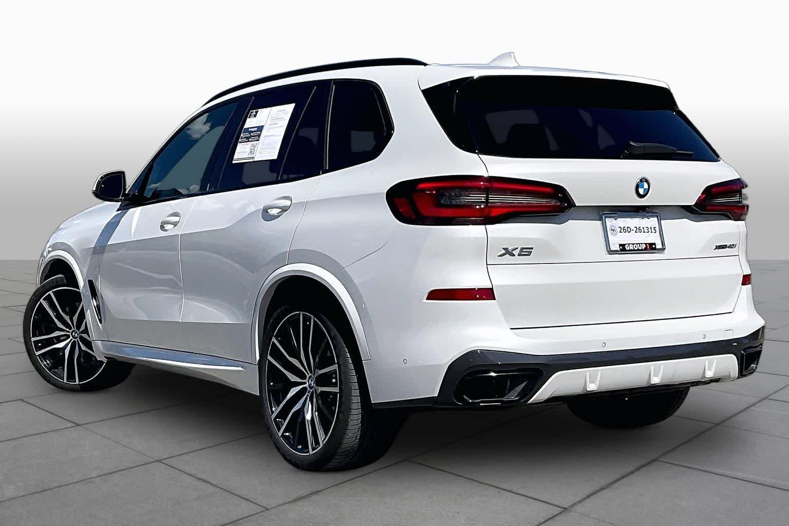 Used 2022 Mineral White Metallic BMW xDrive40i image 11