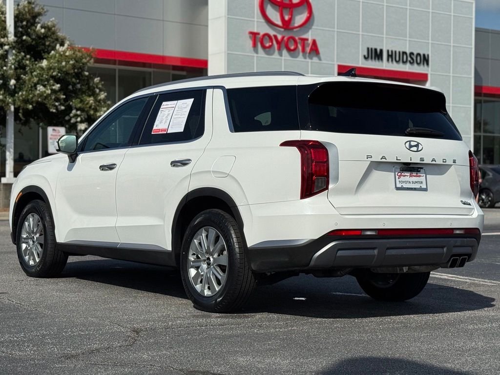 Used 2024 White Hyundai SEL image 9