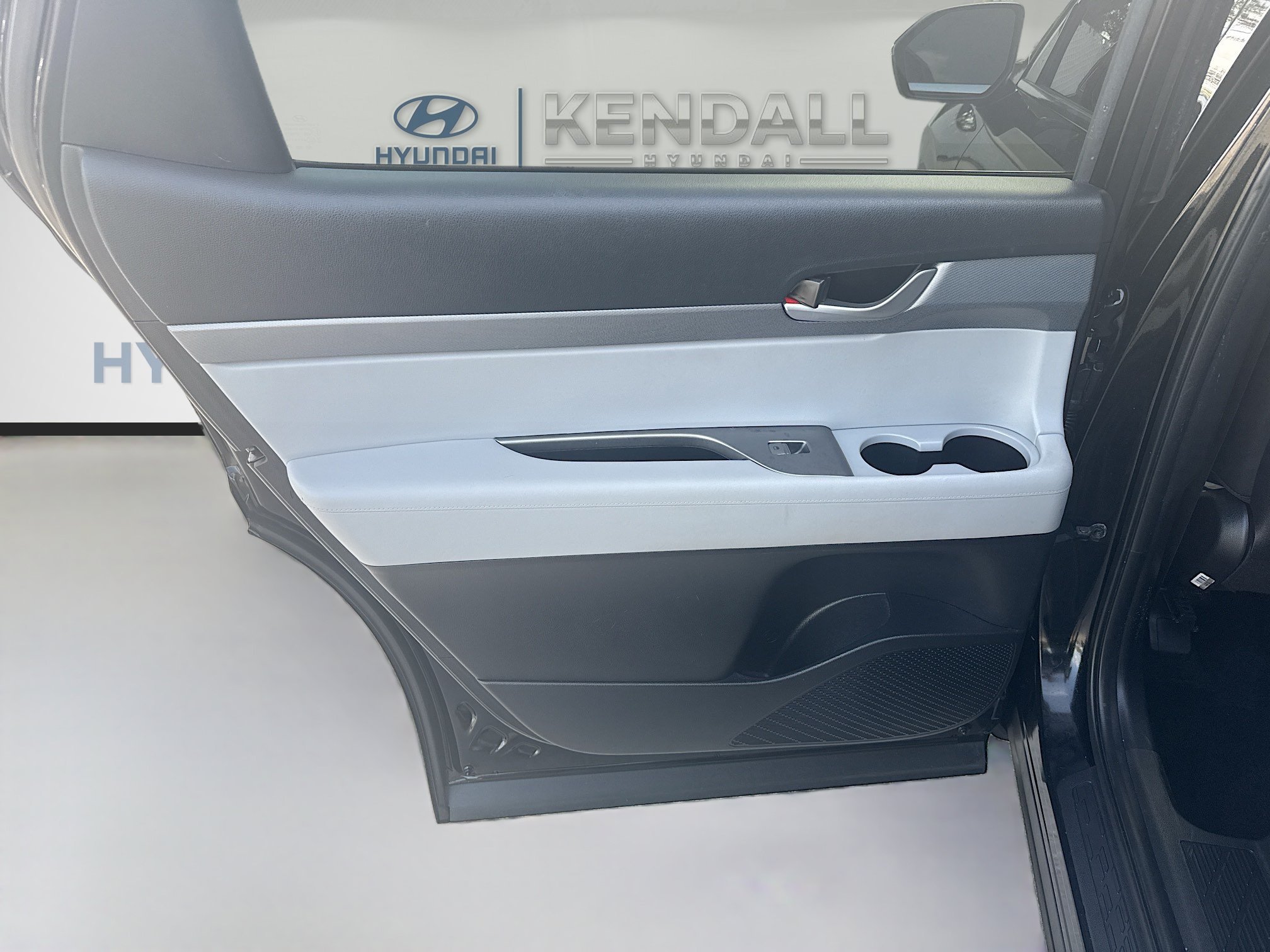 Used 2022 Abyss Black Pearl Hyundai SE image 23