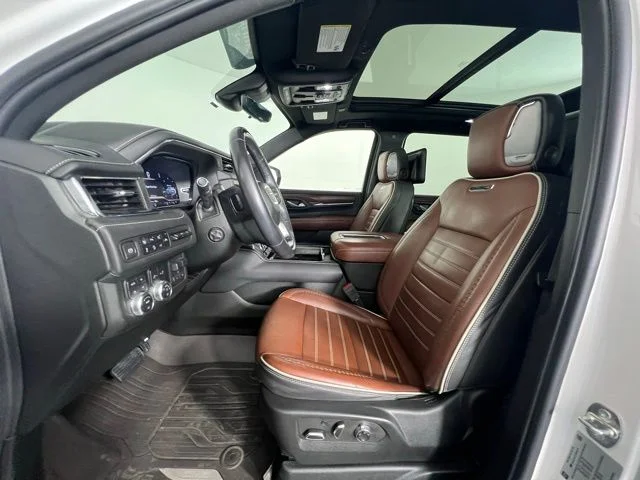 Used 2023 White GMC Denali Ultimate image 11