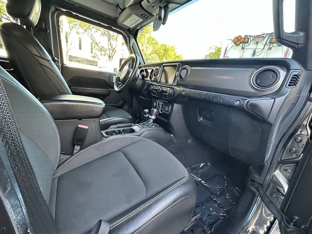 Used 2021 Gray Jeep Unlimited Sport image 28