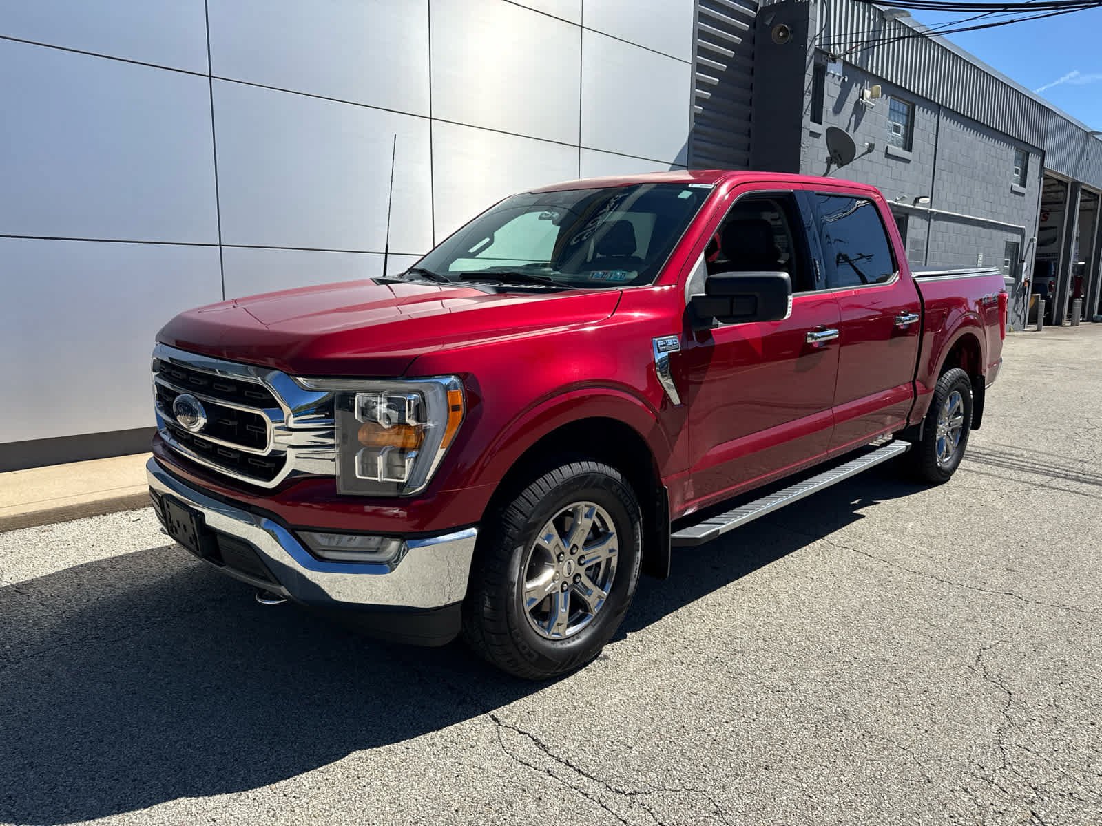 Used 2021 Rapid Red Metallic Tinted Clearcoat Ford XLT image 1