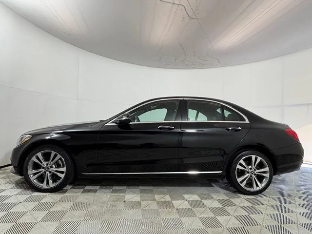 Used 2018  Mercedes-Benz C 300 image 4