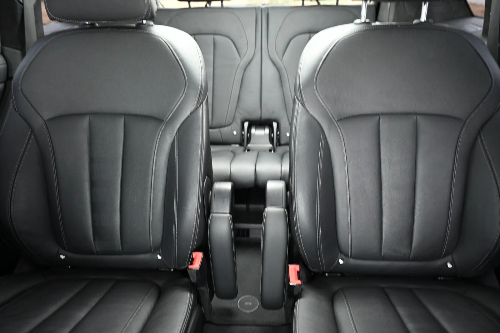 Used 2021 Black Sapphire Metallic BMW M50i image 13