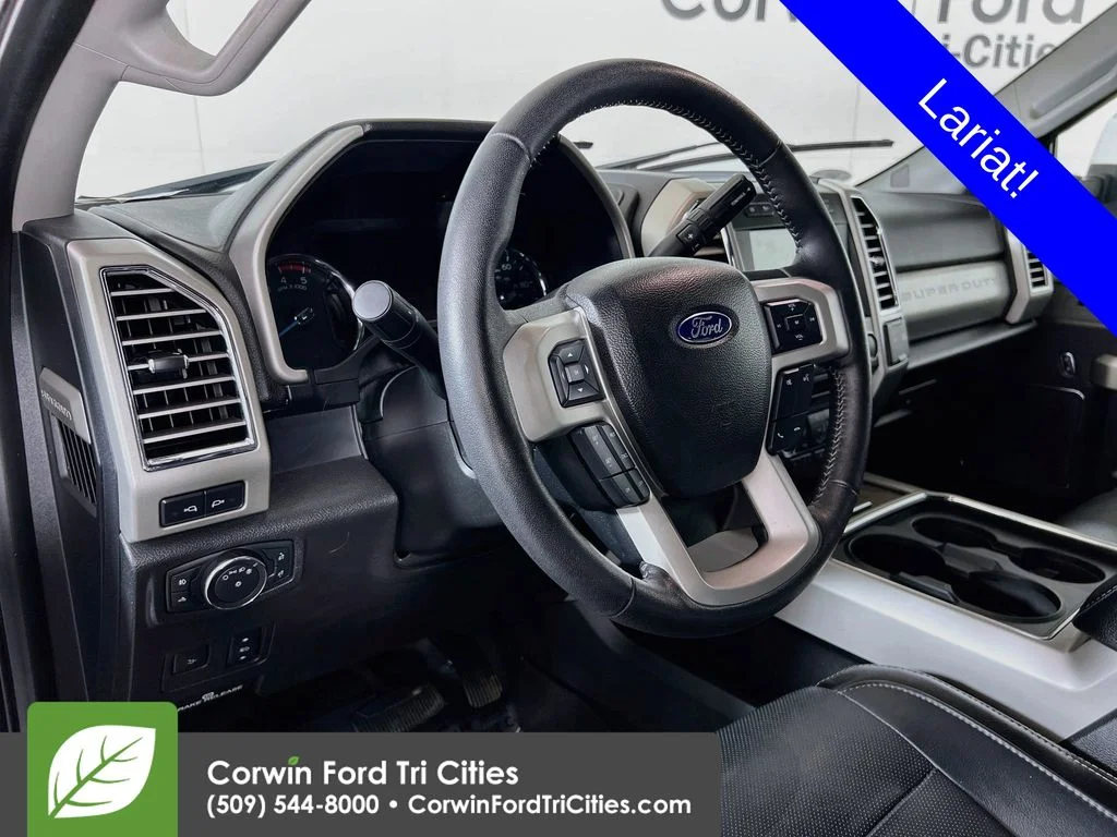 Used 2017 Shadow Black Ford Lariat image 3