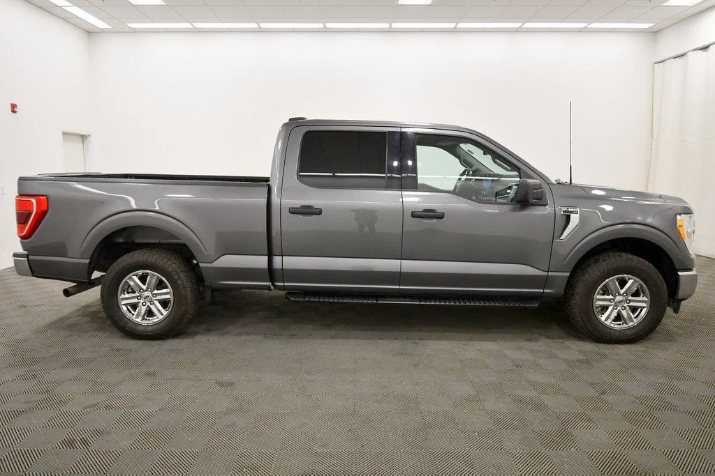Used 2022 Gray Ford XLT image 9