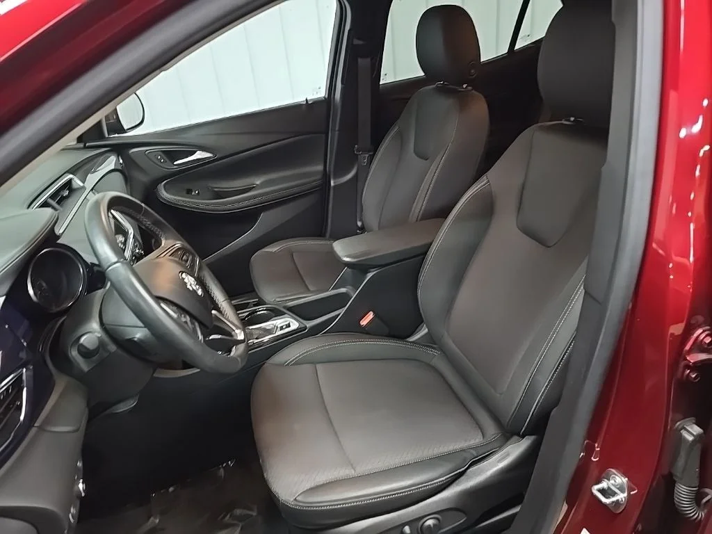 Used 2023 Red Buick Preferred image 32