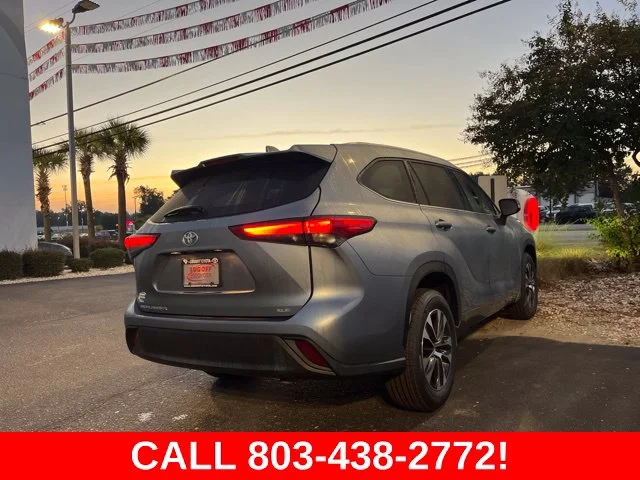 Used 2023 Gray Toyota XLE image 3